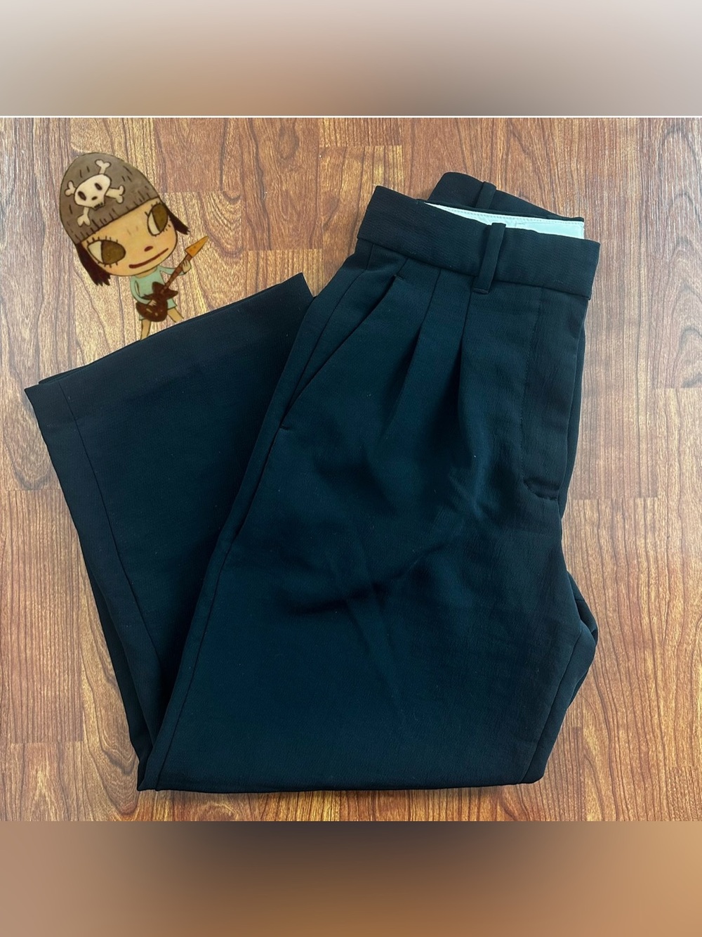 Wilfred Cropped Black Pleated Dress Pants